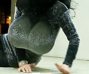 Buraya JOİ'Yİ tamamen dominant lezbiyen porno kurutmaya geldim.